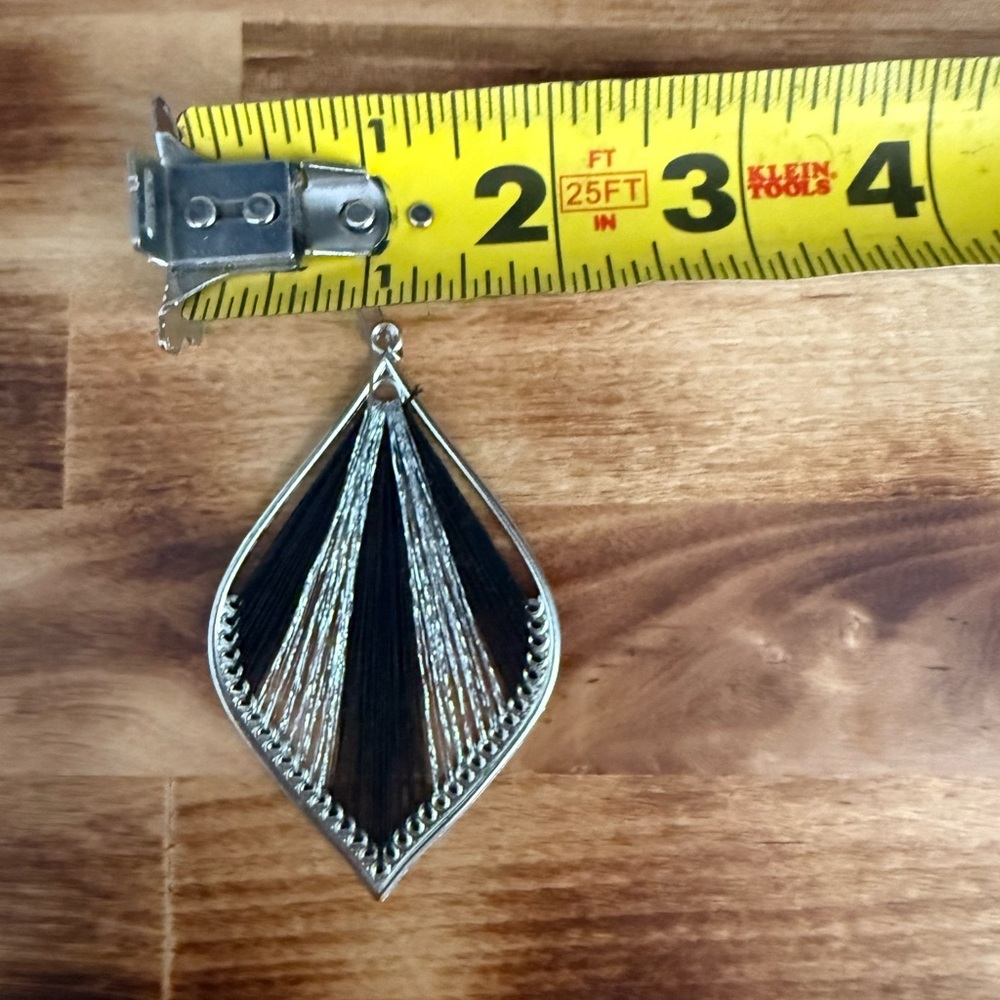 Elegant Silver and Black Teardrop Earrings - Picture 7 of 8